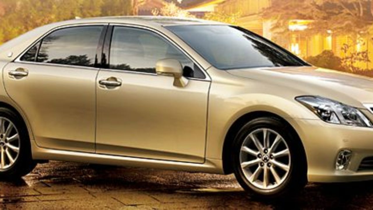 クラウンとフーガ 高級セダン長所短所の比較 自動車リサーチ