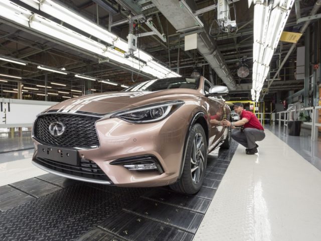 インフィニティq30の生産がサンダーランド工場で始まる 日本での発売は 自動車リサーチ