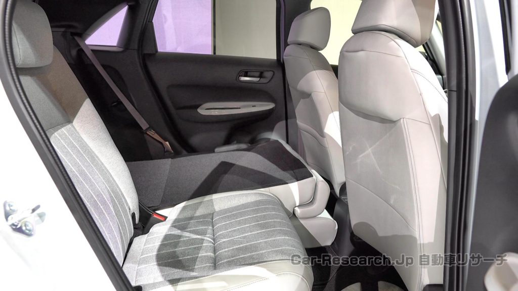 フィット リアシート