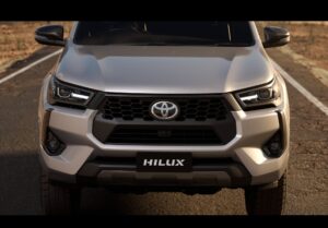 toyota-will-offer-48-volt-technology-on-select-hilux-double-cab-4x4-grades-2