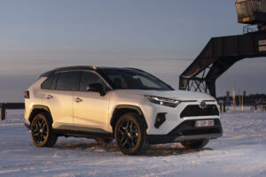 2023-rav4-hybrid-gr-sport-static-005-2