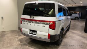 delica-d5-rear-4