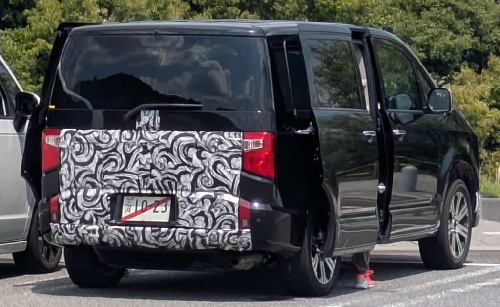 delica-d5-spyshot01