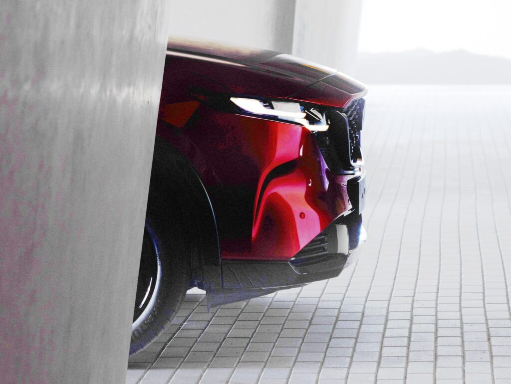 新型【CX-5】フルモデルチェンジいつ？2025年7月10日日本時間17:00公開予告、ティザー画像公開でロゴ見えた、まずは「e-SKYACTIV G」から、マツダ製2.5L SKYACTIV-Z ハイブリッド搭載車は2027年、左右リアコンビネーションランプ間のCI廃止しアルファベット表記に？