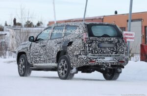 mitsubishi-pajero-sport-spy-shots-04