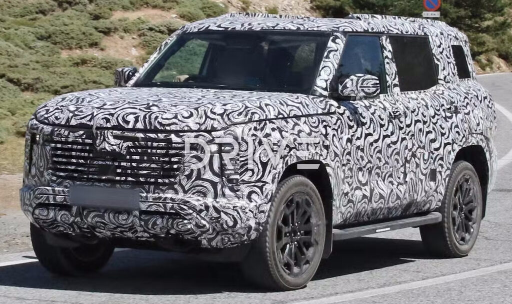 next-pajero-spyshots-02
