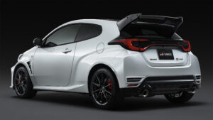 gr-yaris-02