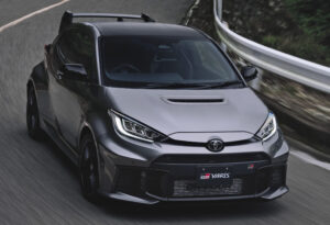 gr-yaris-11
