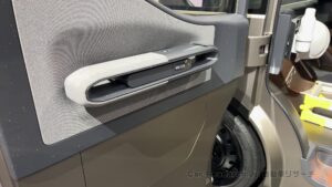 hiace-standard-roof-004