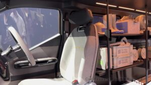 hiace-standard-roof-012