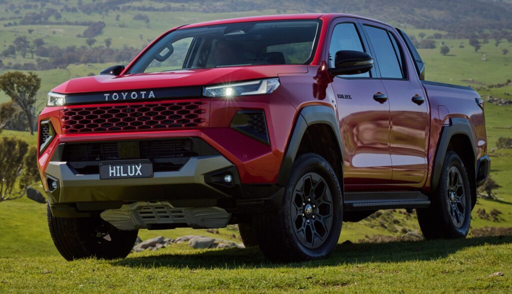 新型【ハイラックス】フルモデルチェンジいつ？2026年5月下旬発売予想、日本仕様はディーゼル導入、マルチパスウェイでBEV/FCEVもグローバル展開【トヨタ最新情報】