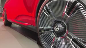 vision-x-compact-mazda2-025