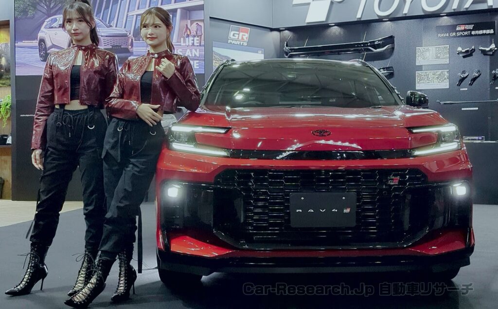新型【RAV4】GR SPORTもうすぐ発売、カスタマイズ先行提案、東京オートサロン2026画像【トヨタ最新情報】発売中ADVENTUREはアウトドアスタイルコンセプト、HEV先行 CORE Zグレード490万円/ADVENTURE 450万円、PHEVとGR SPORTも2025年度内発売予告