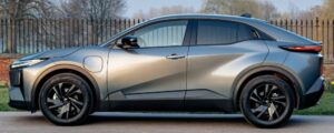 c-hr-plus-004
