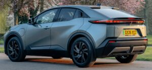 c-hr-plus-010