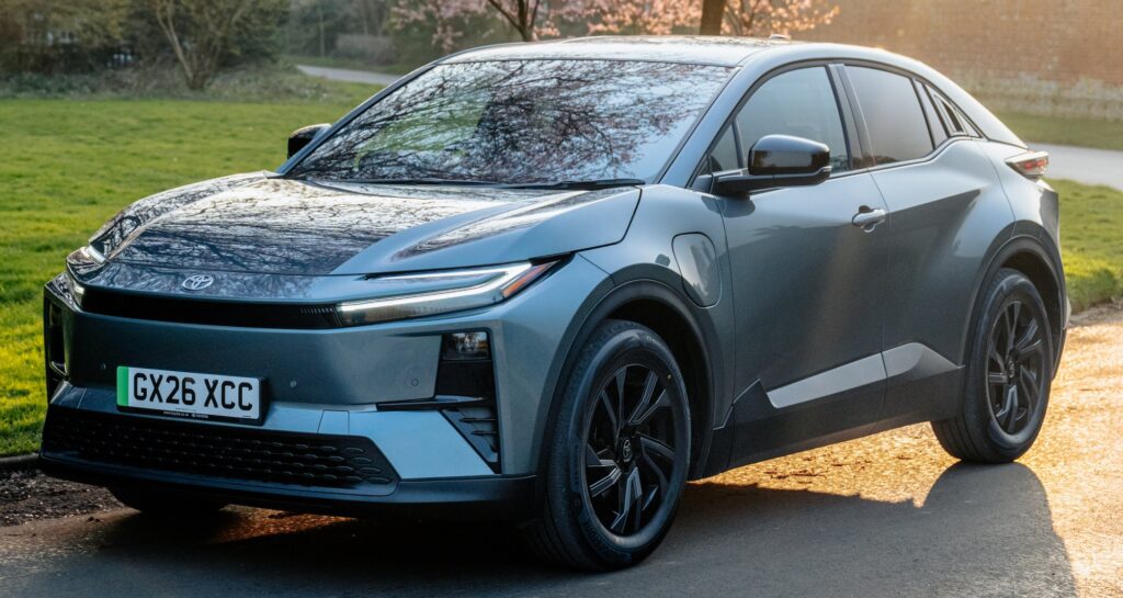 c-hr-plus-012