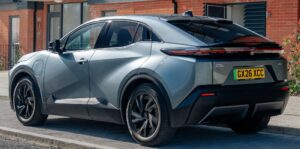 c-hr-plus-014