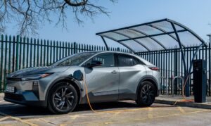 c-hr-plus-016